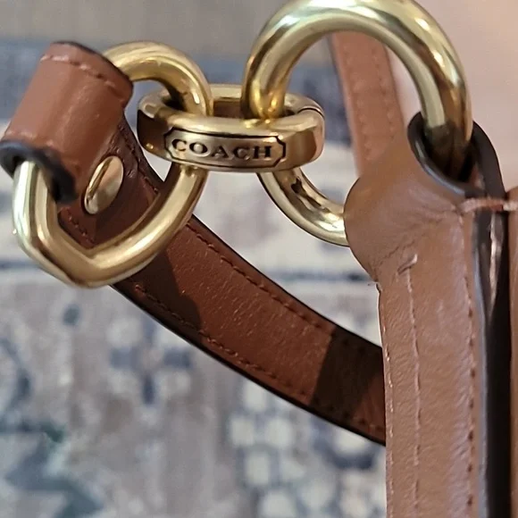 Vintage Coach 100% Leather Exceptional Condition Crossbody Handbag - Picture 4 of 12